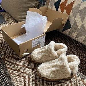 L.L.Bean kids slippers Sherpa NIB size 10/11